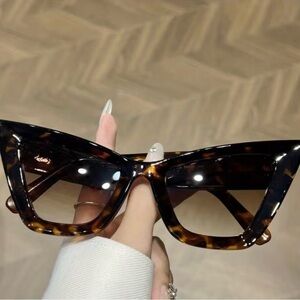 Tortoise Shell Cat-Eye Sunglasses